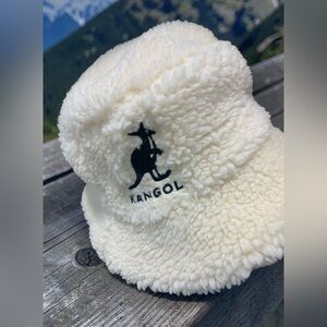 Kangol Bucket Hat In Cream Sherpa